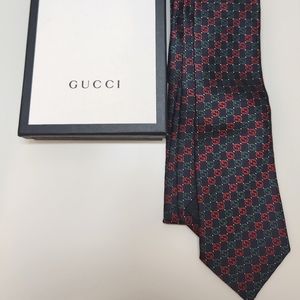 GUCCI Slim Tie "Bilottons" Navy Red Green Interlocking Gs 100% Silk Italy